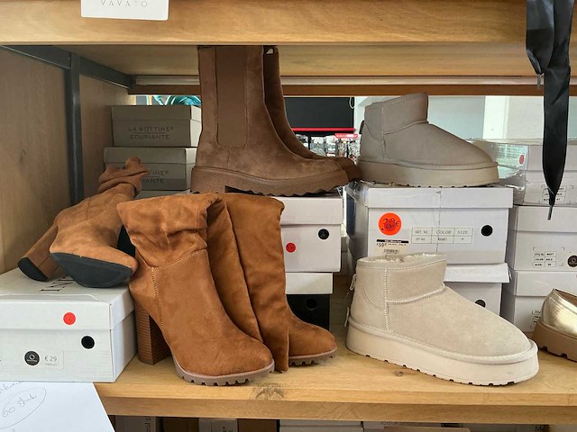 Paar damesschoenen (60x) - afbeelding 8 van  15