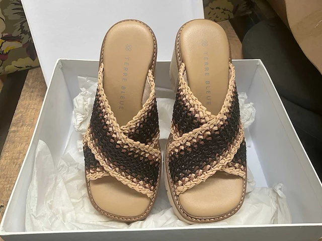 Paar damesschoenen terre bleue - afbeelding 2 van  7