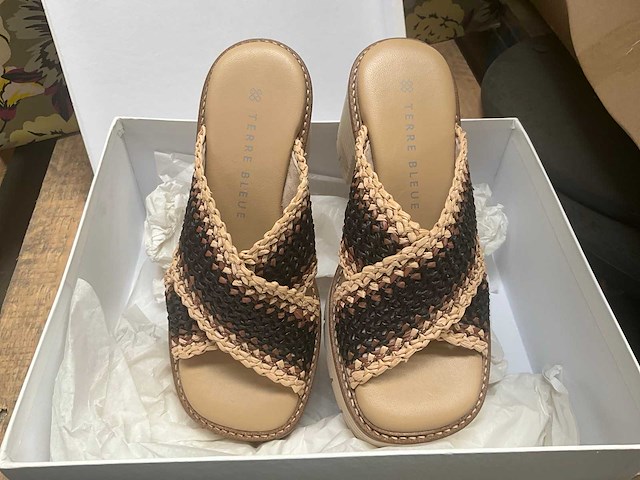 Paar damesschoenen terre bleue - afbeelding 2 van  7