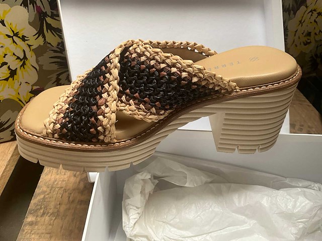 Paar damesschoenen terre bleue - afbeelding 3 van  7