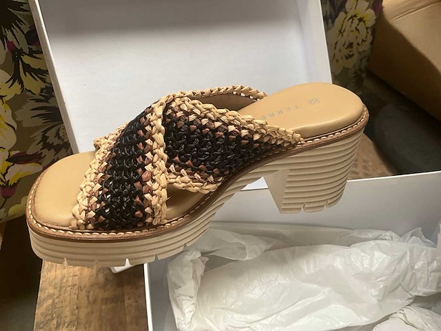 Paar damesschoenen terre bleue - afbeelding 4 van  7