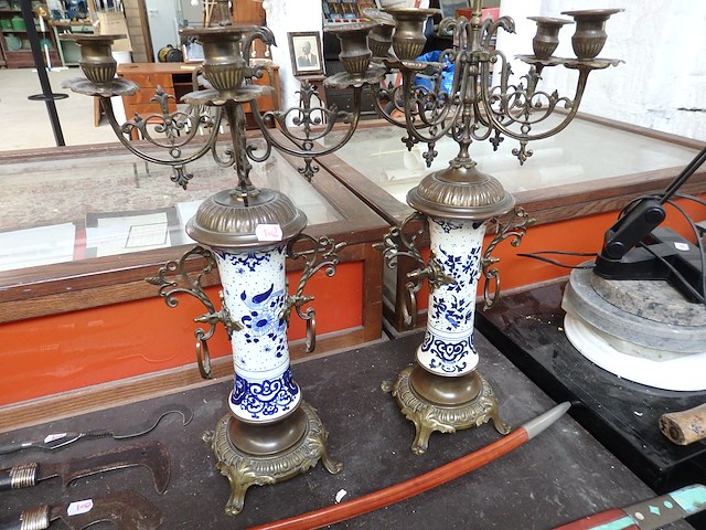 Paar grote delfts kandelaars - afbeelding 1 van  2