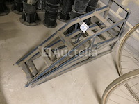 Paar metalen relingen - afbeelding 1 van  3