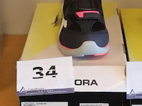 Paar wierlenschoenen diadora gym w, maat 42 - afbeelding 1 van  2