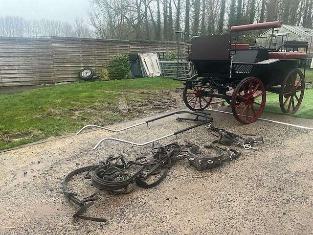 Paardenkoers met accessoires - afbeelding 1 van  8