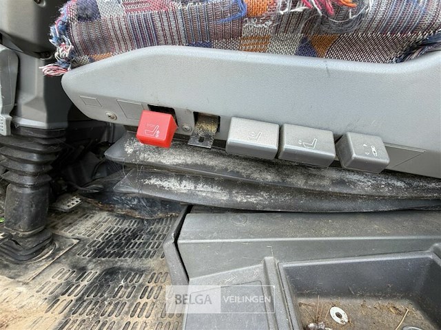 Paardenvrachtwagen iveco - afbeelding 2 van  30
