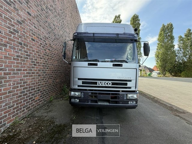 Paardenvrachtwagen iveco - afbeelding 5 van  30