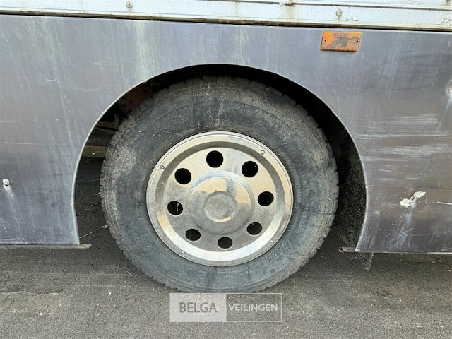 Paardenvrachtwagen iveco - afbeelding 20 van  30