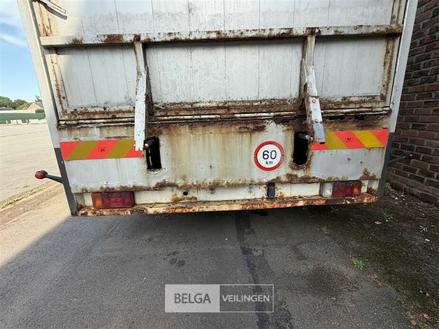 Paardenvrachtwagen iveco - afbeelding 22 van  30