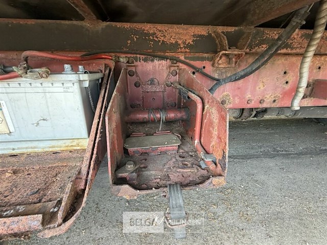 Paardenvrachtwagen iveco - afbeelding 23 van  30