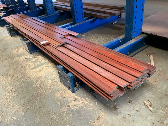 Padouk tand/groef gevelbekleding (29x) - afbeelding 1 van  3