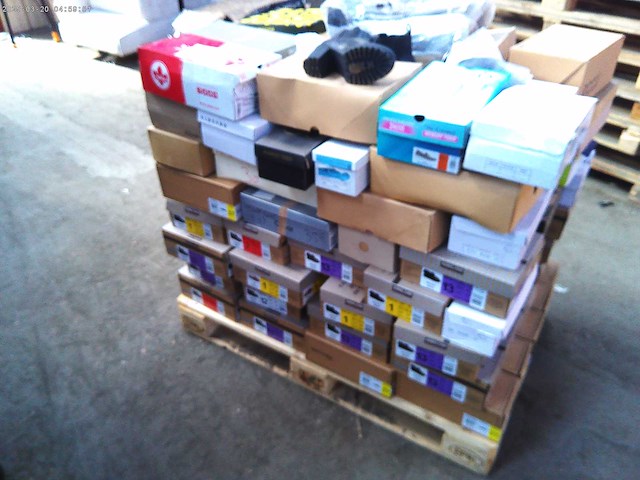 Pak van 100 paar schoenen - afbeelding 2 van  3