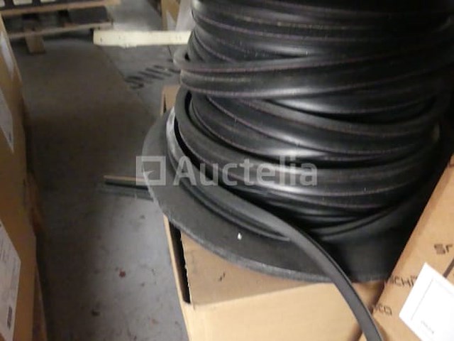 Pakkingen en profielen voor de installatie van aluminium frames - afbeelding 9 van  14