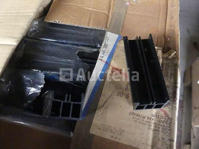 Pakkingen en profielen voor de installatie van aluminium frames - afbeelding 6 van  12