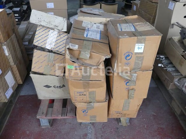 Pakkingen en profielen voor de installatie van aluminium frames - afbeelding 10 van  12