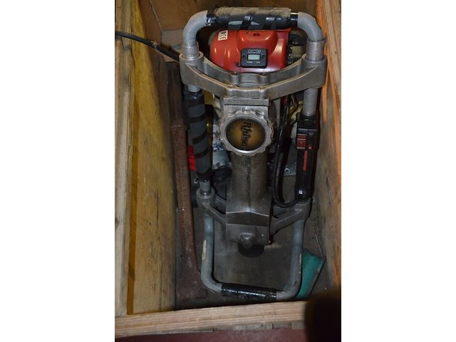 Palenrammer op benzinemotor rhino multi pro stroke 4, pneumatische piquer, 2 blazers voor luchtkasteel, luster 8 lichtpunten - afbeelding 4 van  20