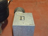 Palenrammer op benzinemotor rhino multi pro stroke 4, pneumatische piquer, 2 blazers voor luchtkasteel, luster 8 lichtpunten - afbeelding 19 van  20