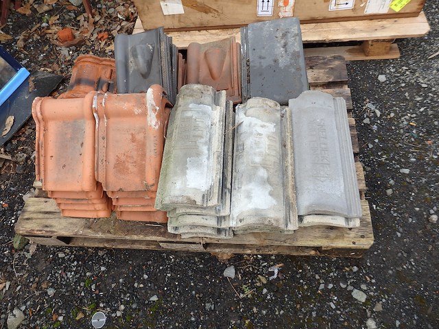 Palet dakpannen +bak - afbeelding 1 van  2
