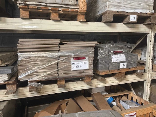 Paletten diverse vloertegels (4x) - afbeelding 1 van  11