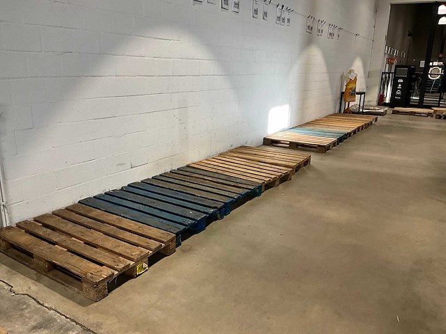 Pallet (17x) - afbeelding 1 van  3
