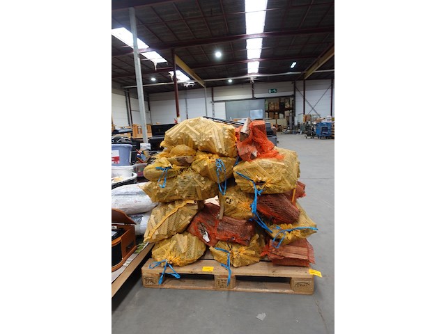 Pallet aanmaakhout - afbeelding 1 van  7