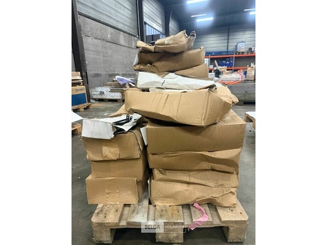 Pallet a.c.c.d hold down clip - afbeelding 1 van  5