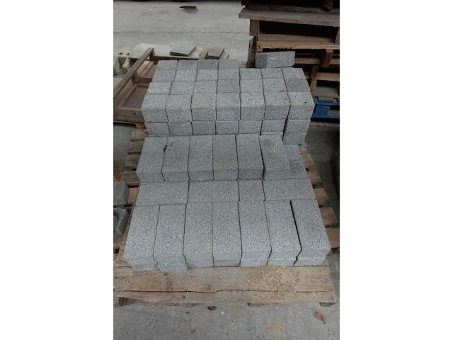 Pallet betonklinkers + rest - afbeelding 3 van  4