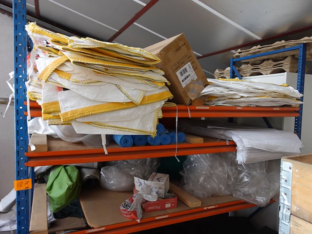 Pallet big bags + inhoud rek - afbeelding 1 van  7