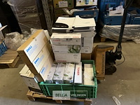 Pallet div bureel/papier/toners/mappen.. - afbeelding 1 van  6