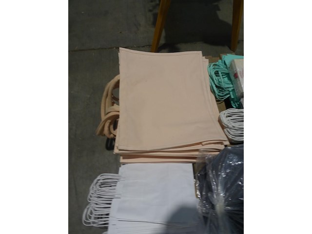 Pallet div geschenkverpakking - afbeelding 7 van  8