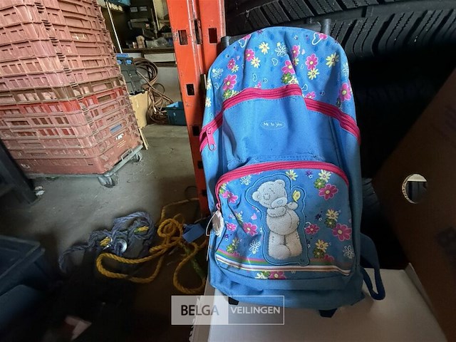 Pallet div porseleinen beeldjes en keukenklokken - afbeelding 5 van  14