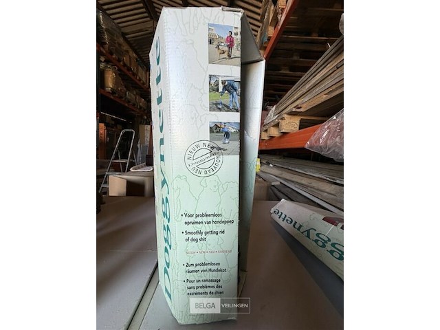 Pallet div porseleinen beeldjes en keukenklokken - afbeelding 12 van  14
