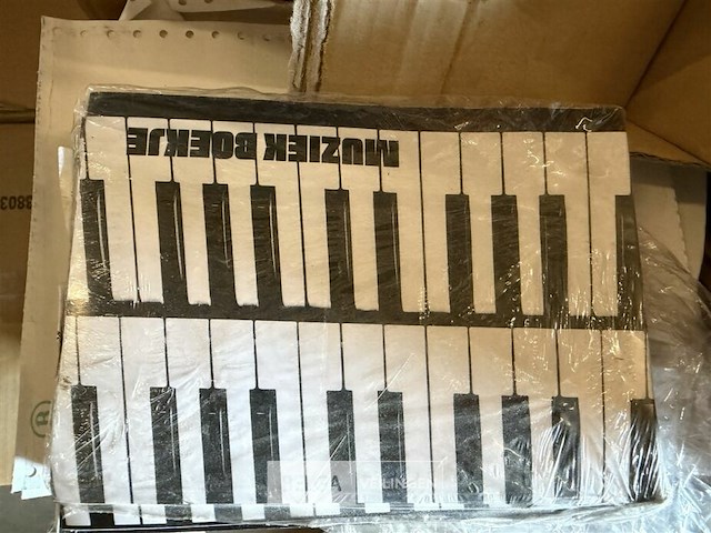 Pallet div wenskaarten/papier/mappen - afbeelding 3 van  5