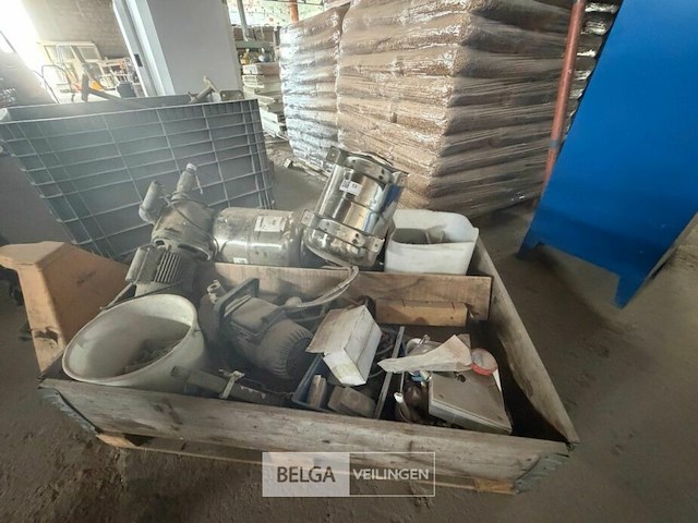 Pallet divers sanitair - afbeelding 2 van  9