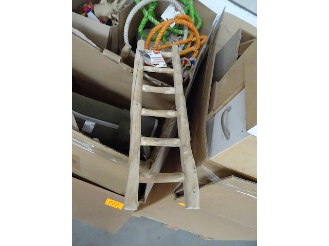 Pallet divers toebehoren dieren - afbeelding 2 van  6