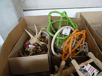 Pallet divers toebehoren dieren - afbeelding 3 van  6