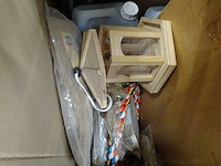 Pallet divers toebehoren dieren - afbeelding 8 van  9