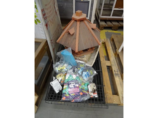 Pallet divers toebehoren dieren - afbeelding 3 van  9