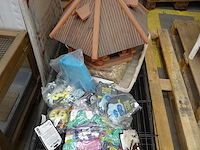 Pallet divers toebehoren dieren - afbeelding 3 van  9