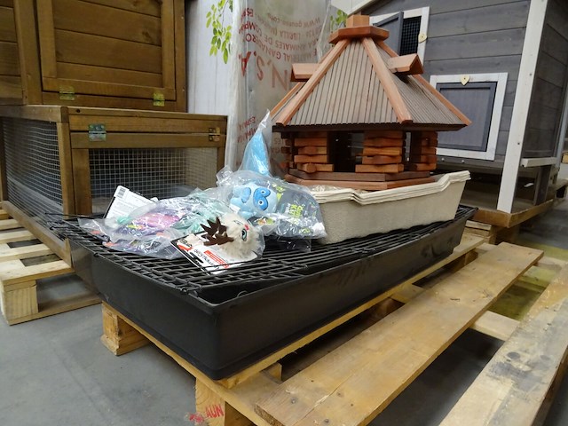 Pallet divers toebehoren dieren - afbeelding 6 van  9
