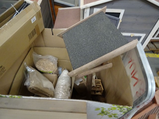 Pallet divers toebehoren dieren - afbeelding 7 van  9