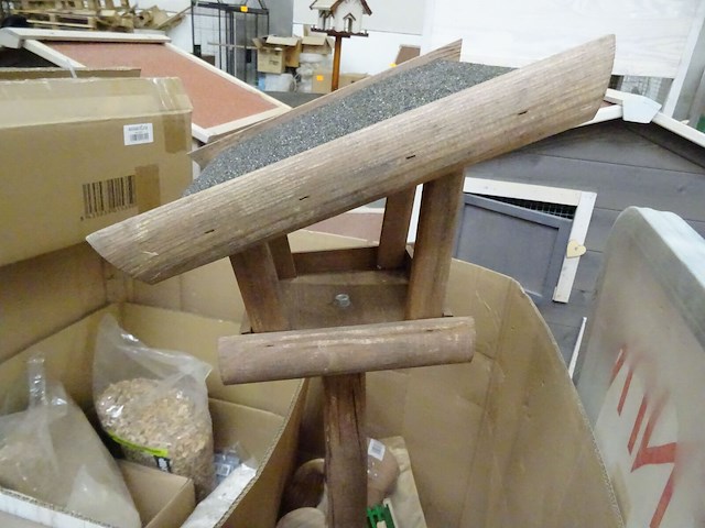 Pallet divers toebehoren dieren - afbeelding 8 van  9