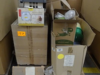 Pallet divers toebehoren dieren - afbeelding 1 van  7