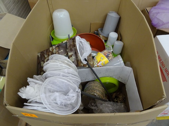 Pallet divers toebehoren dieren - afbeelding 5 van  12