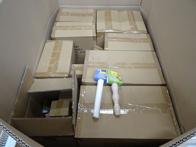 Pallet divers toebehoren dieren - afbeelding 2 van  6