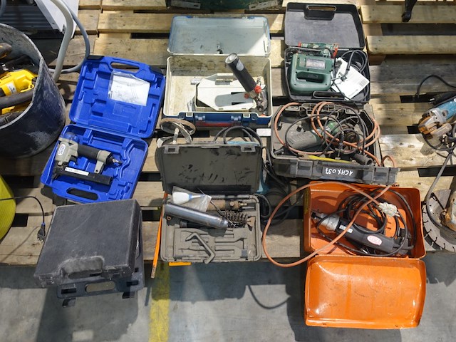 Pallet divers werkmateriaal - afbeelding 1 van  9