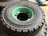 Pallet diverse banden heftruck - afbeelding 3 van  6