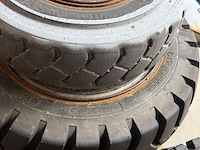 Pallet diverse banden heftruck - afbeelding 5 van  6