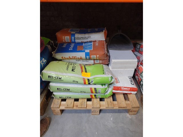 Pallet diverse bouwstoffen - afbeelding 1 van  3