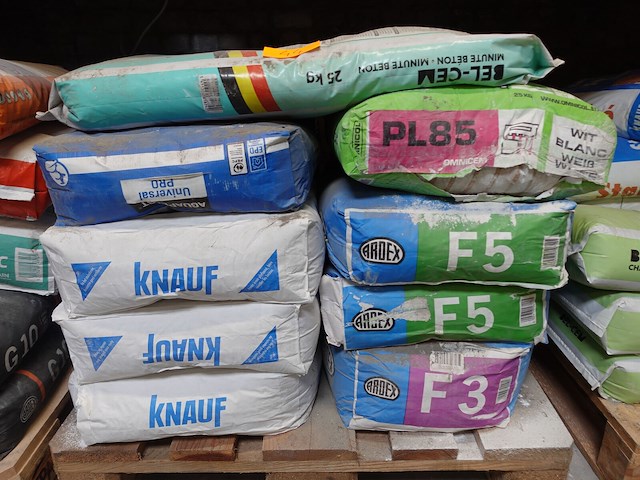 Pallet diverse bouwstoffen - afbeelding 1 van  4